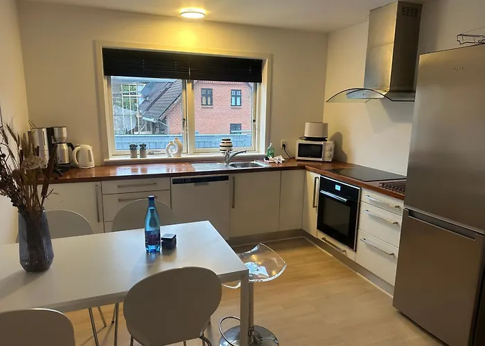 In The Center Of 海宁